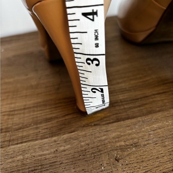 Unlisted Kenneth Cole Womens Film Maker Pump Beige Platform Heels Slip On 9 - Picture 4 of 9